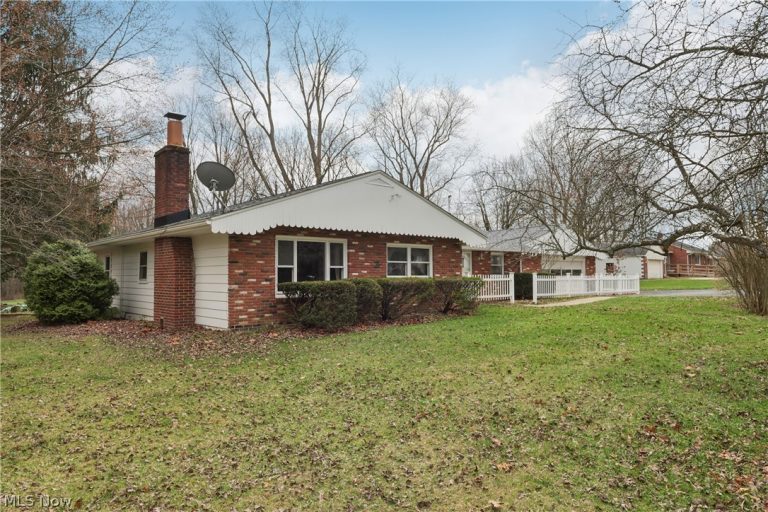 402 Yager Road, New Franklin, OH - Photo 4