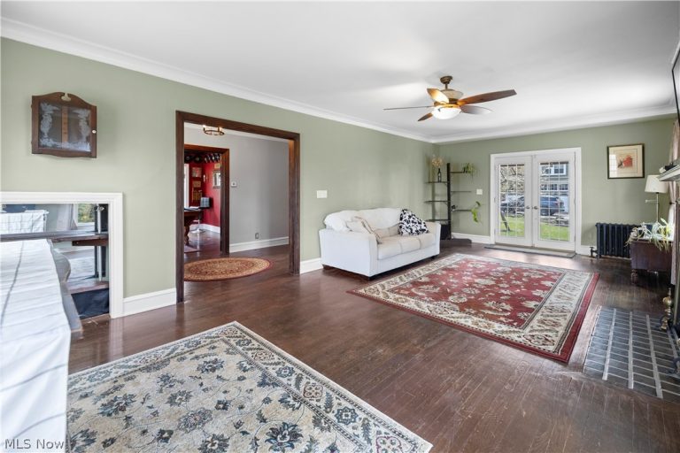 3372 Mayfield Road, Cleveland Heights, OH - Photo 2