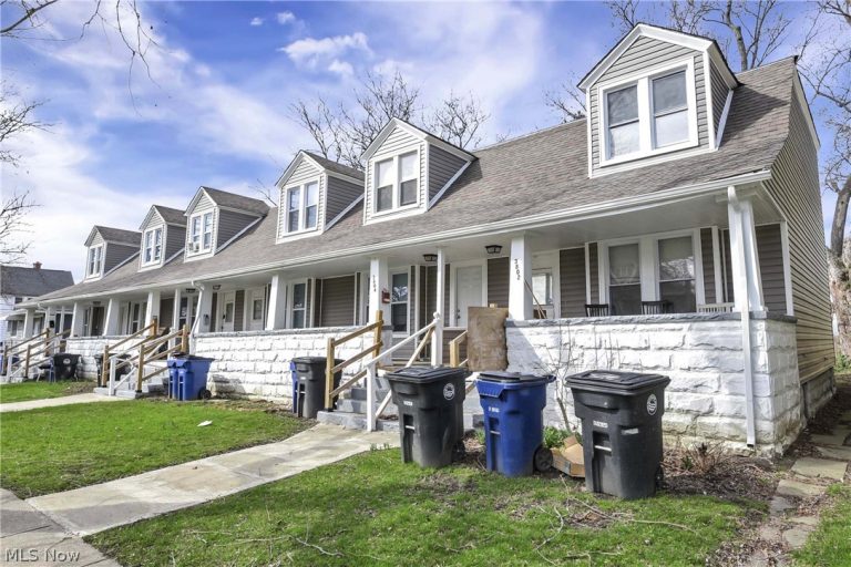 3812 Mapledale Avenue, Cleveland, OH - Photo 2