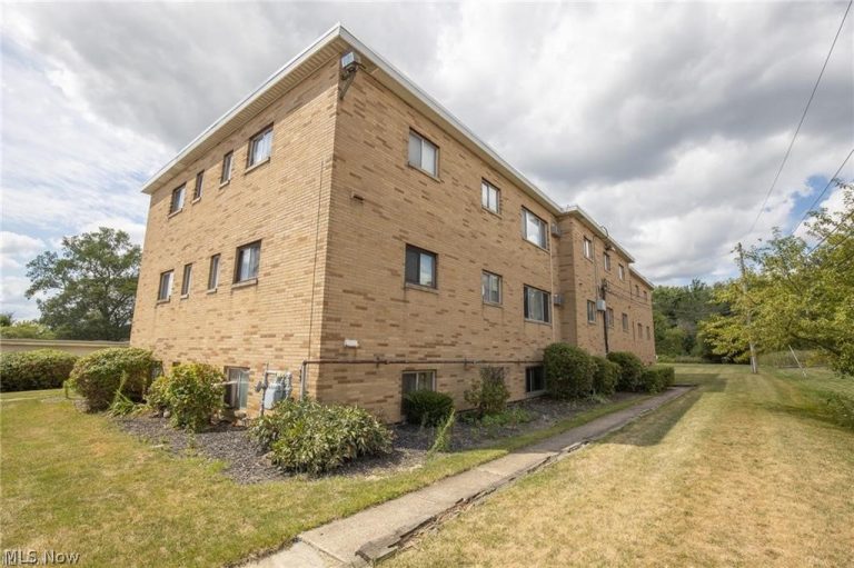 5200 Royalton Road #C4, North Royalton, OH - Photo 3