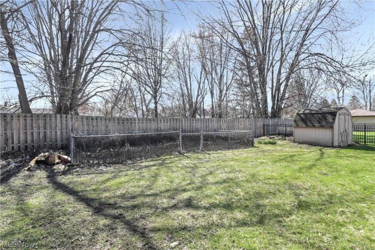 22337 Sandy Lane, Fairview Park, OH - Photo 6