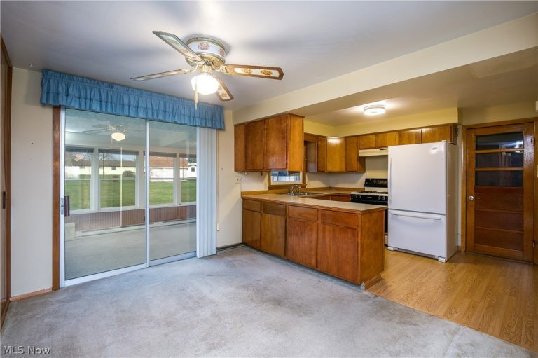 6231 Howland Street, Louisville, OH - Photo 6