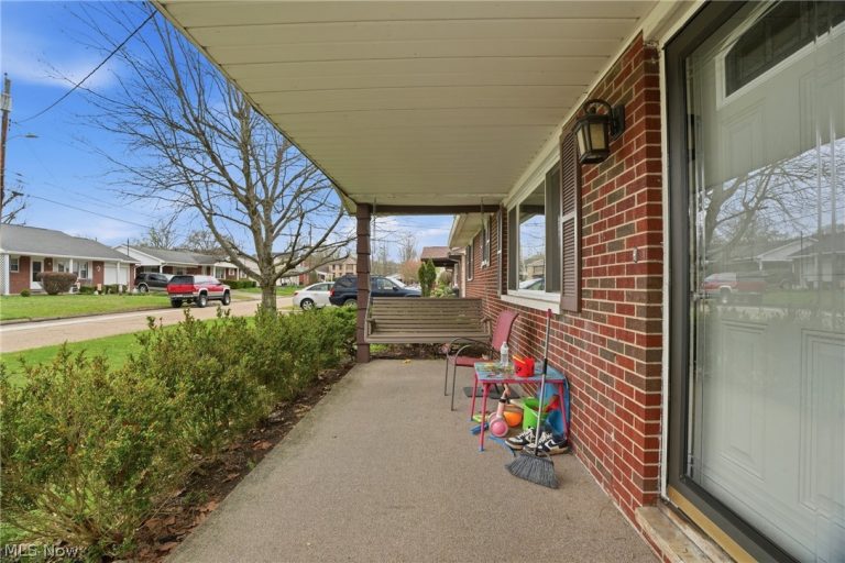 1902 42nd Street, Parkersburg, WV - Photo 3