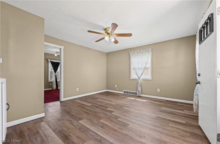 169 Hillman Road, Akron, OH - Photo 8