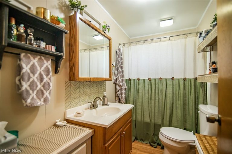 1102 4th Street, Belpre, OH - Photo 8