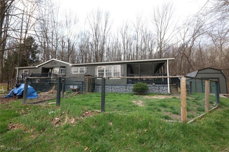 961 Glendale Road, New Cumberland, WV - Photo 3