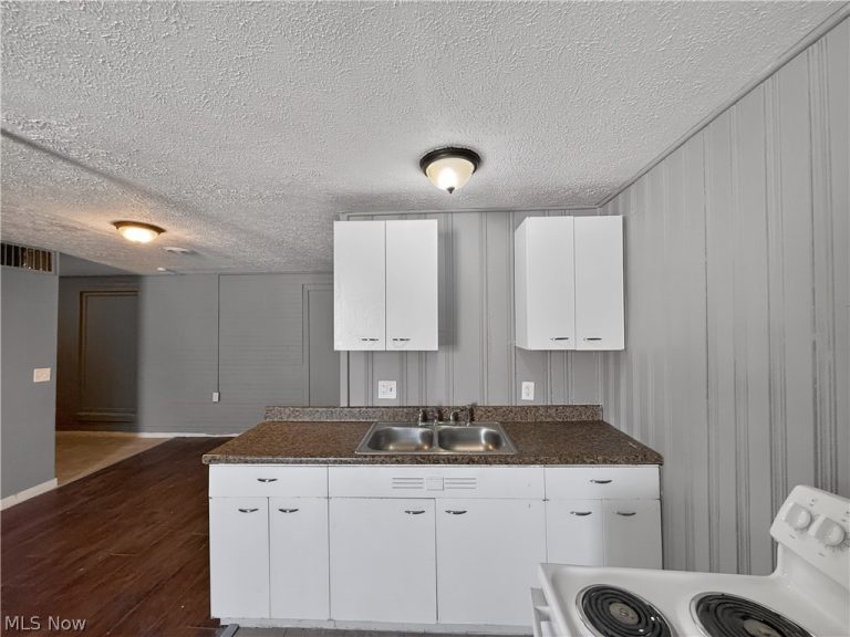 2914-2916 Seneca Avenue, Lorain, OH - Photo 8