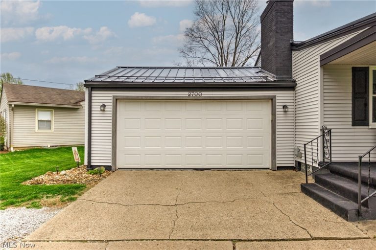 2700 Christine Lane, Youngstown, OH - Photo 4