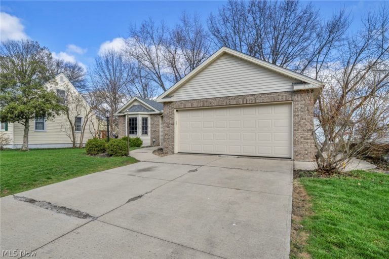 235 Brandtson Avenue, Elyria, OH - Photo 3