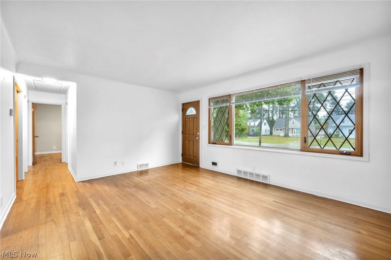 24000 Knickerbocker Road, Bay Village, OH - Photo 5