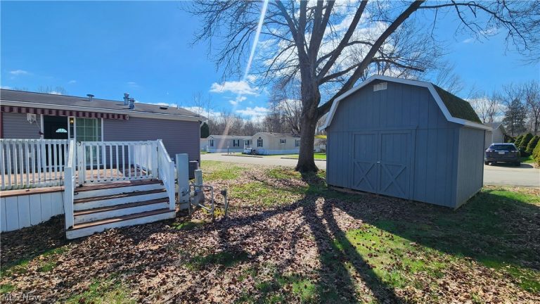 345 Sea Gull Lane, New Philadelphia, OH - Photo 5