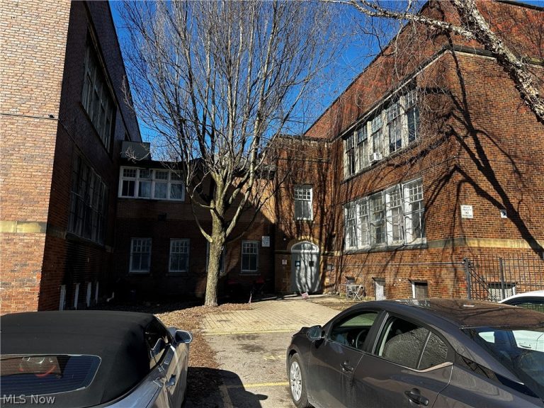 1075 74th Street, Cleveland, OH, 44103