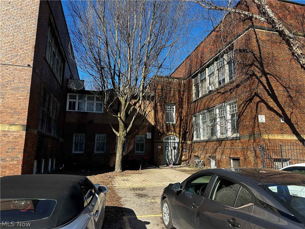 1075 74th Street, Cleveland, OH