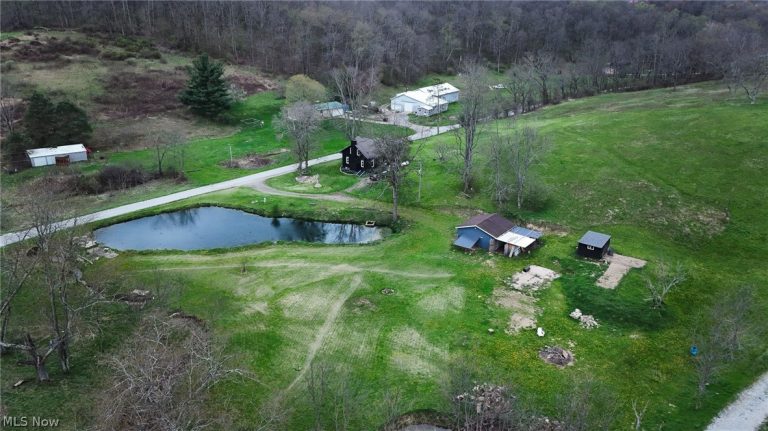 1032 Hartwood Road, Magnolia, OH - Photo 2