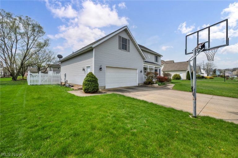 830 Forde Avenue, Amherst, OH - Photo 2