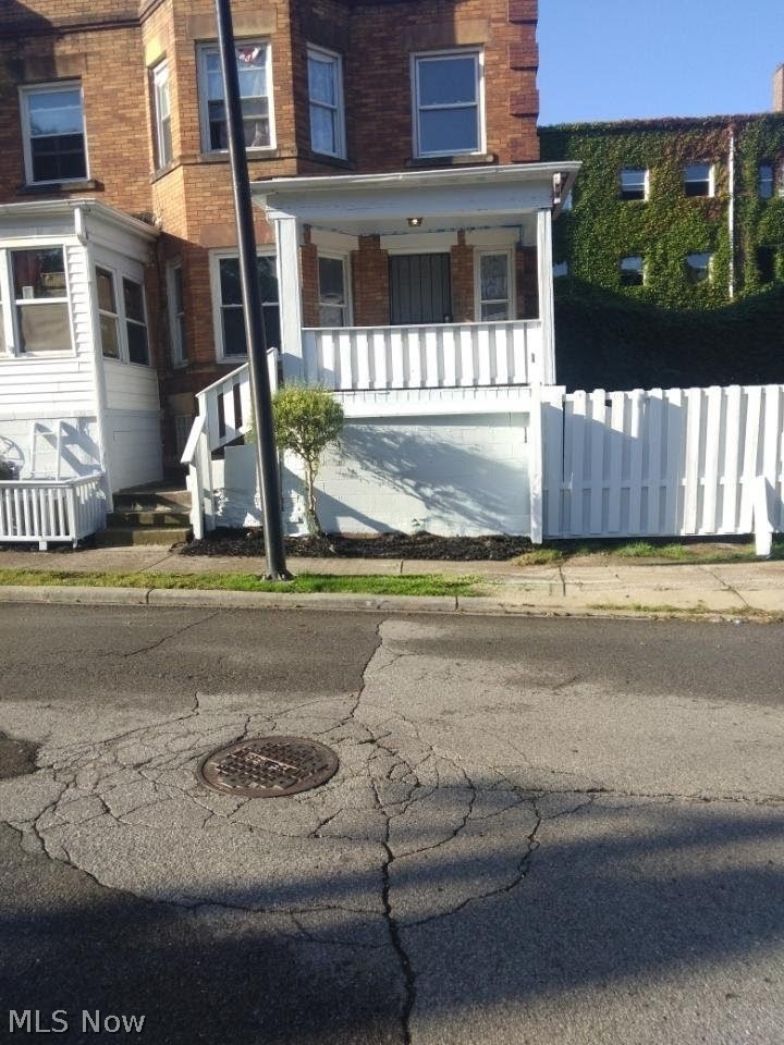 1812 Hastings Avenue, East Cleveland, OH - Photo 3