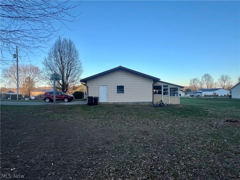 1715 South Street, Stockport, OH - Photo 3