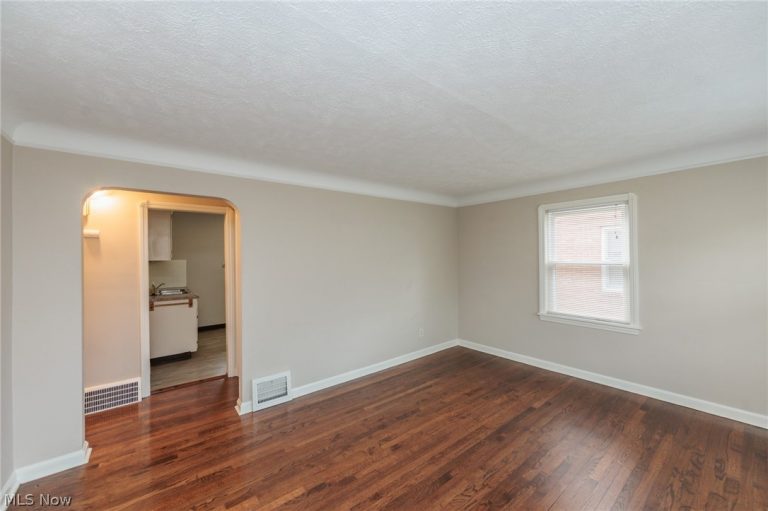 1551 Winchester Road, Cleveland, OH - Photo 3