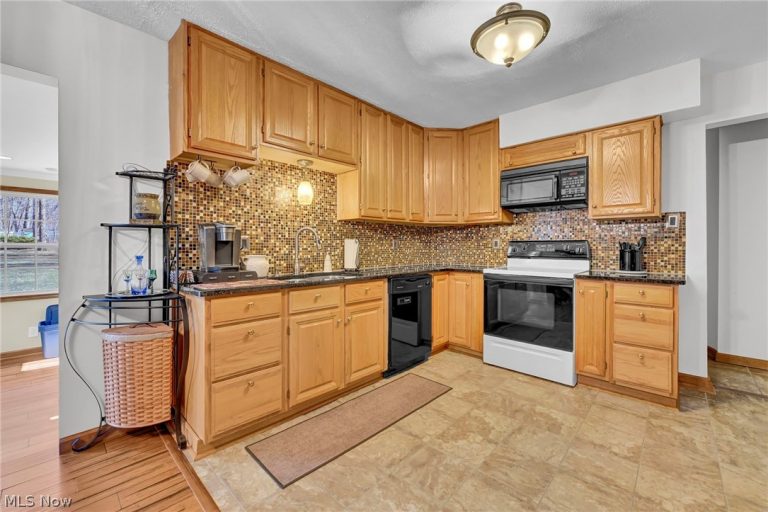 4205 Osage Street, Stow, OH - Photo 2