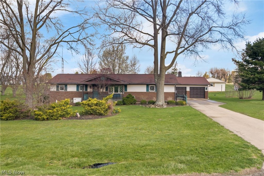 7451 Hahn Street, Louisville, OH