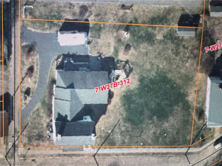 165 9th Street, Wellsburg, WV - Photo 3