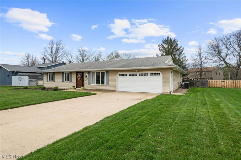20768 White Bark Drive, Strongsville, OH - Photo 3