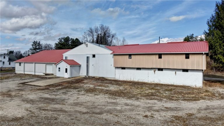 12870 Lincoln Street, Paris, OH - Photo 2