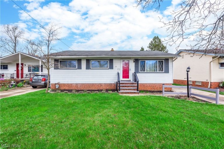 902 Colonel Drive, Cleveland, OH - Photo 2