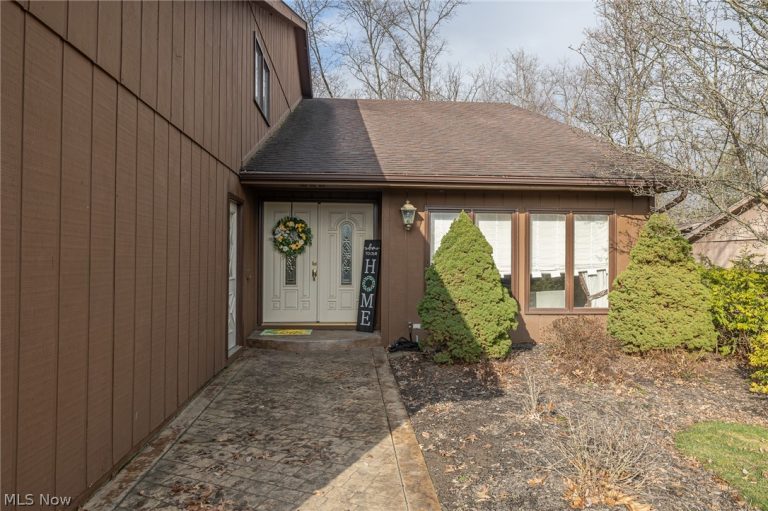 13576 Fairwinds Drive, Strongsville, OH - Photo 3
