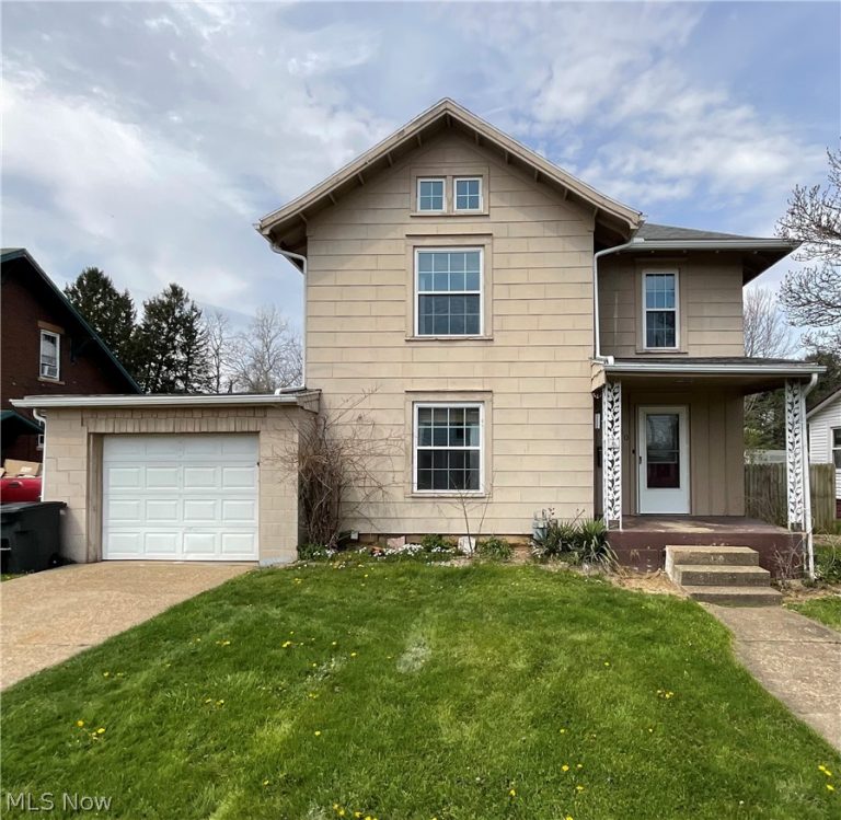130 1st Street, Newcomerstown, OH, 43832