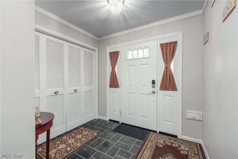 362 Hamilton Circle, Elyria, OH - Photo 3