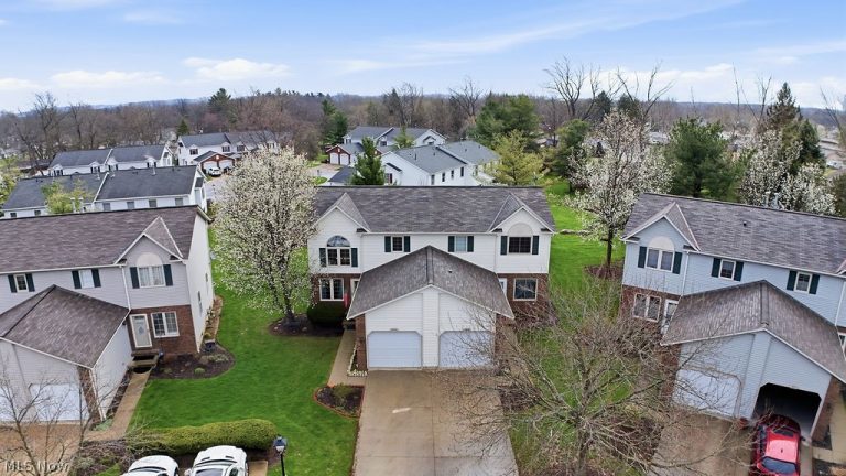 1833 Hobbits Way, Brunswick, OH - Photo 2