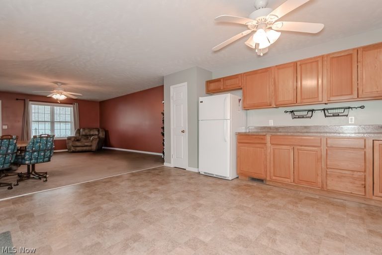 5930 Lake Road #1402, Ashtabula, OH - Photo 6