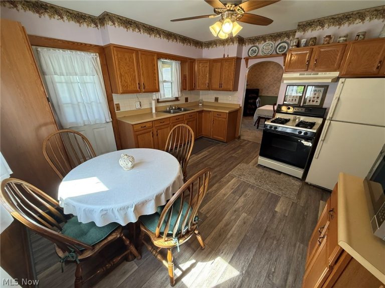 602 Crider Avenue, New Philadelphia, OH - Photo 2