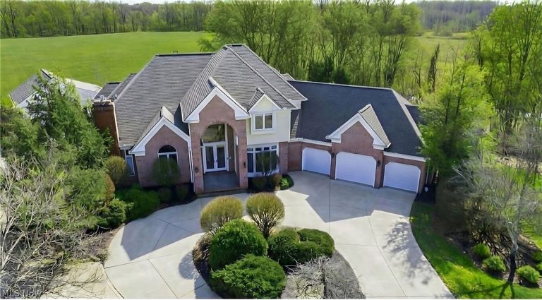 23855 Rim Drive, Columbia Station, OH - Photo 2