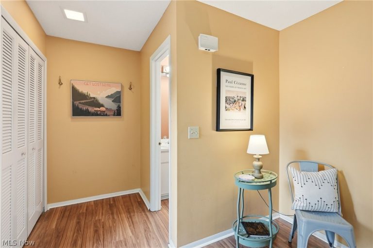 17650 Walnut Trail, Chagrin Falls, OH - Photo 5