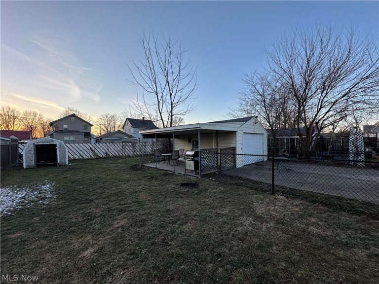 1867 Sheridan Avenue, Warren, OH - Photo 6