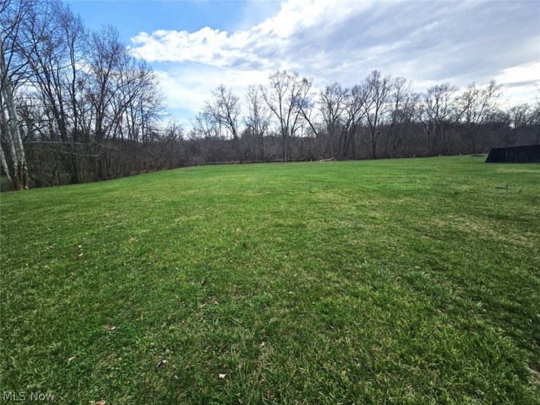 80 Hannah Place Road, Belpre, OH - Photo 4