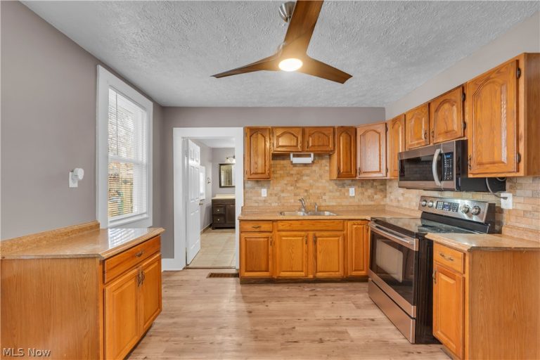 5628 Pacific Avenue, Cleveland, OH - Photo 3