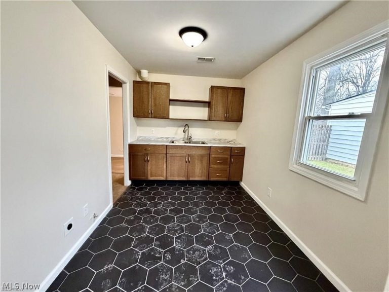 1936 Norwood Street, Warren, OH - Photo 6