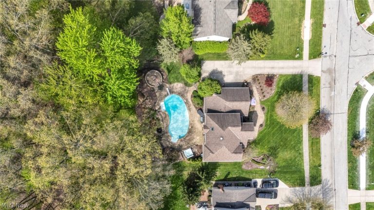 3640 Parson Pond Circle, Westlake, OH - Photo 4