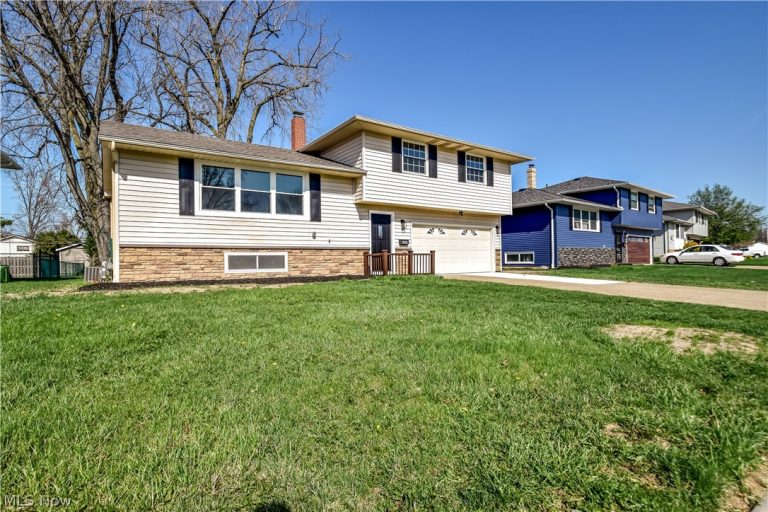 447 Saint Lawrence Boulevard, Eastlake, OH - Photo 3
