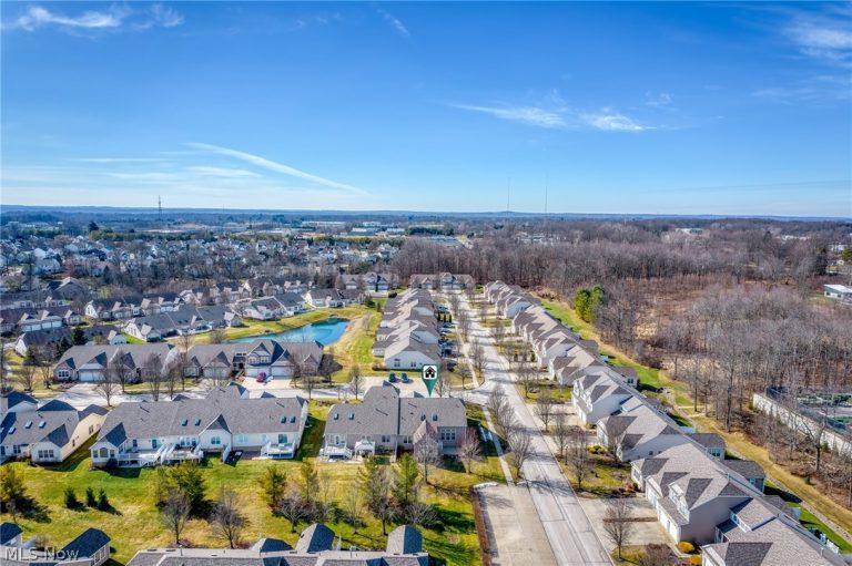 3489 Cobblestone Lane, Cuyahoga Falls, OH - Photo 5