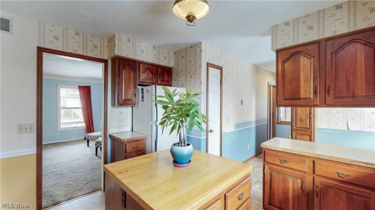 537 Park Ridge Drive, Munroe Falls, OH - Photo 8