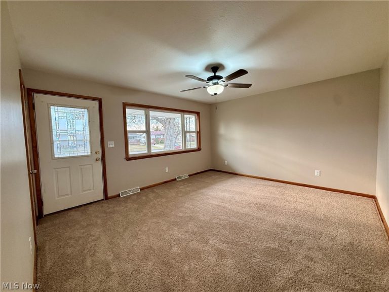 4617 Andover Avenue, Lorain, OH - Photo 5