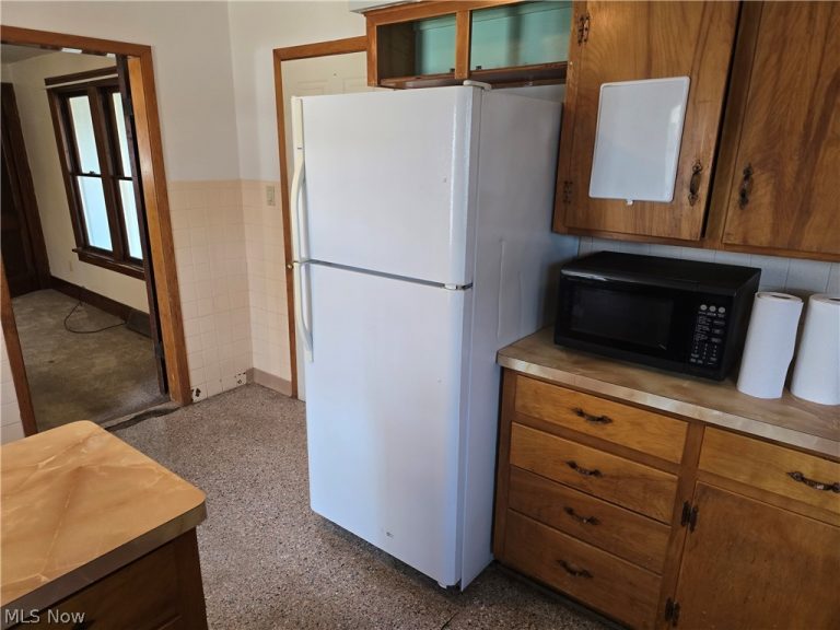 267 Milan Avenue, Amherst, OH - Photo 5