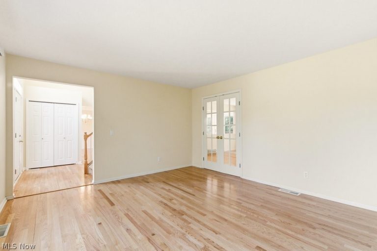 34390 Appleview Way, Solon, OH - Photo 6