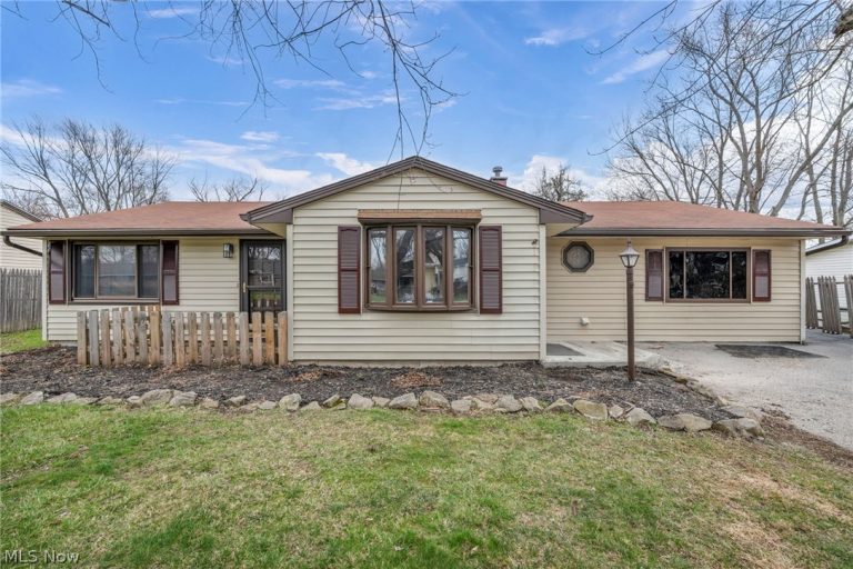 7366 Primrose Drive, Mentor on the Lake, OH - Photo 3