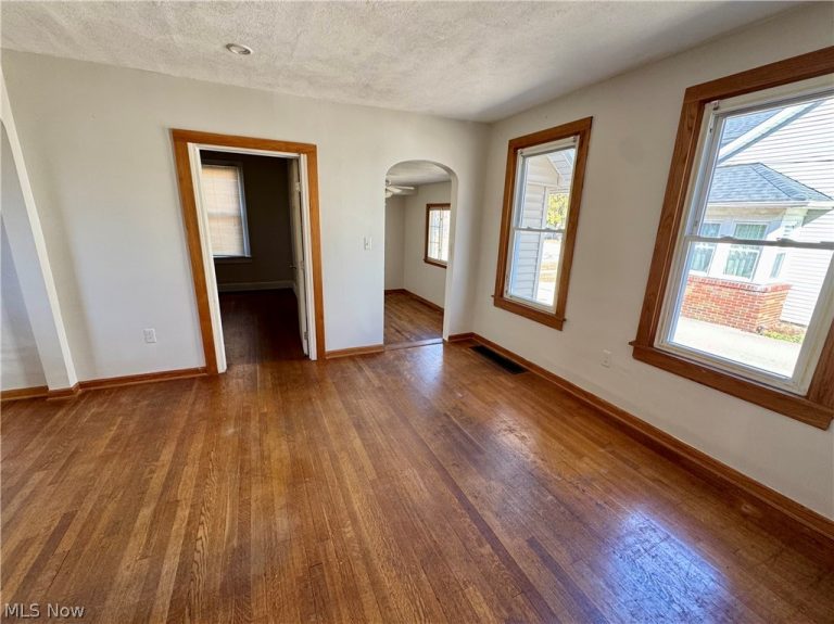 212 Bridge Street, Berea, OH - Photo 8