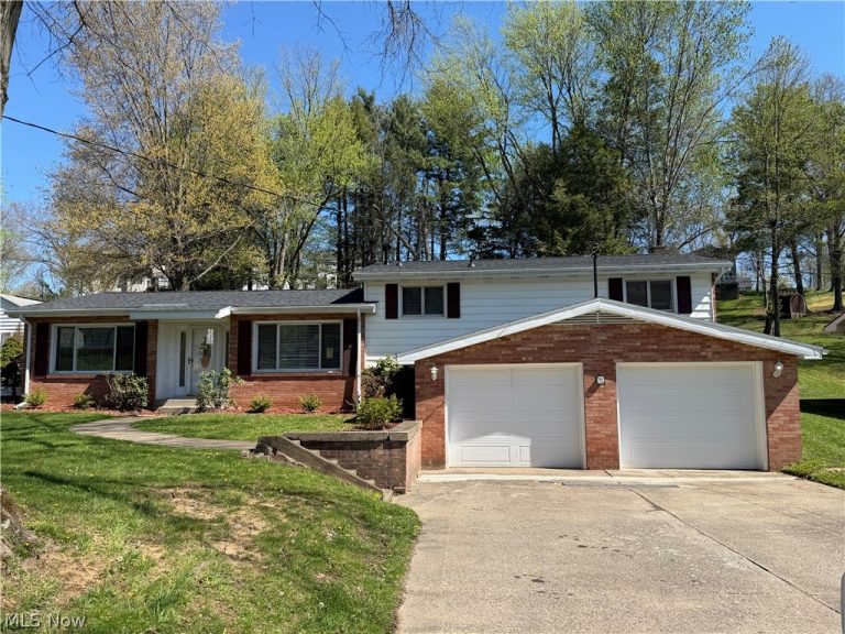 3 Woodland Drive, Vienna, WV, 26105